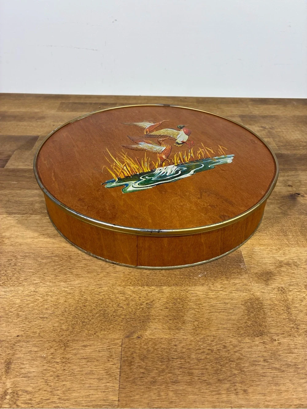 N/A vintage round